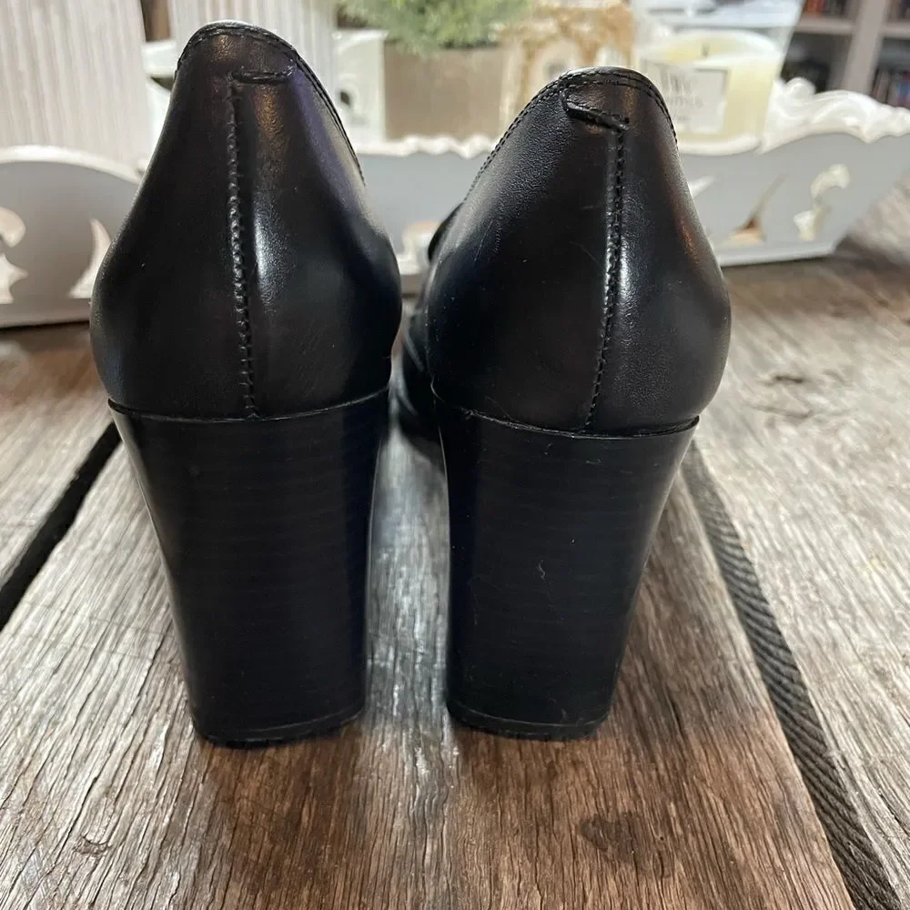 Apostrophe Bina Black Leather Buckle Heels EUC